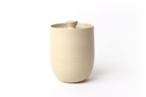 Small lidded jar in stoneware - Pearly beige - Cécile Preziosa