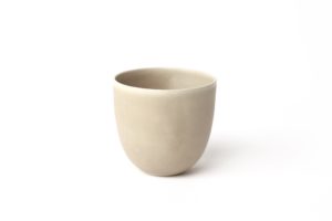 Small cup in stoneware - Onion - Cécile Preziosa